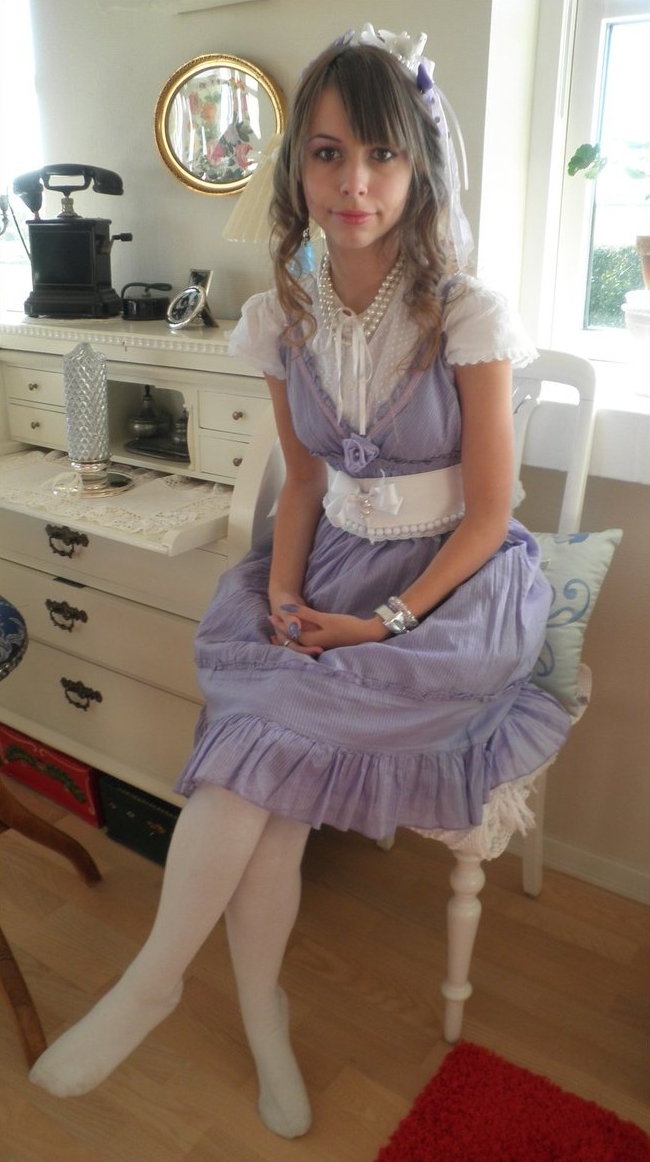 Auburn Lolita wearing White Opaque Pantyhose and White and Purple Dress